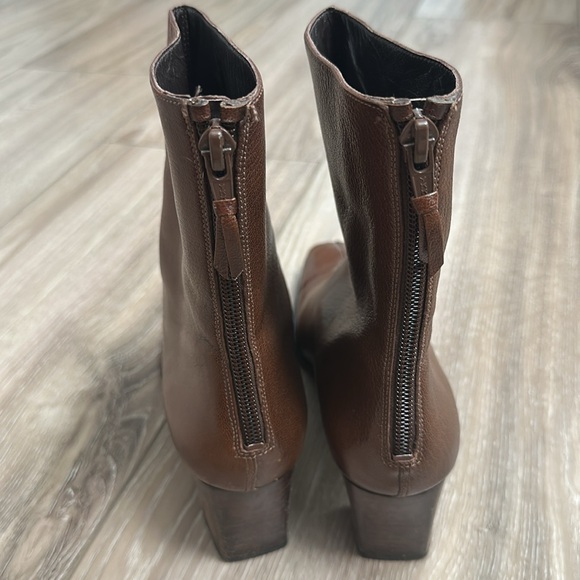 STUART WEITZMAN BROWN LEATHER SQUARE TOE HIGH HEEL ANKLE BOOTS - Picture 5 of 5